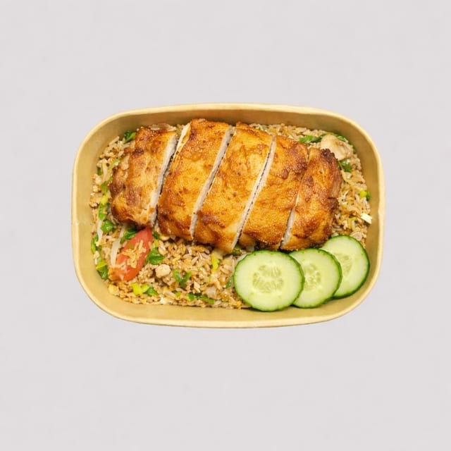 Khao Pad (Crispy chicken).
